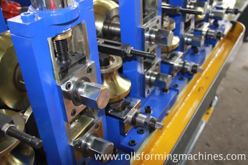 roll forming machine of welding pipes